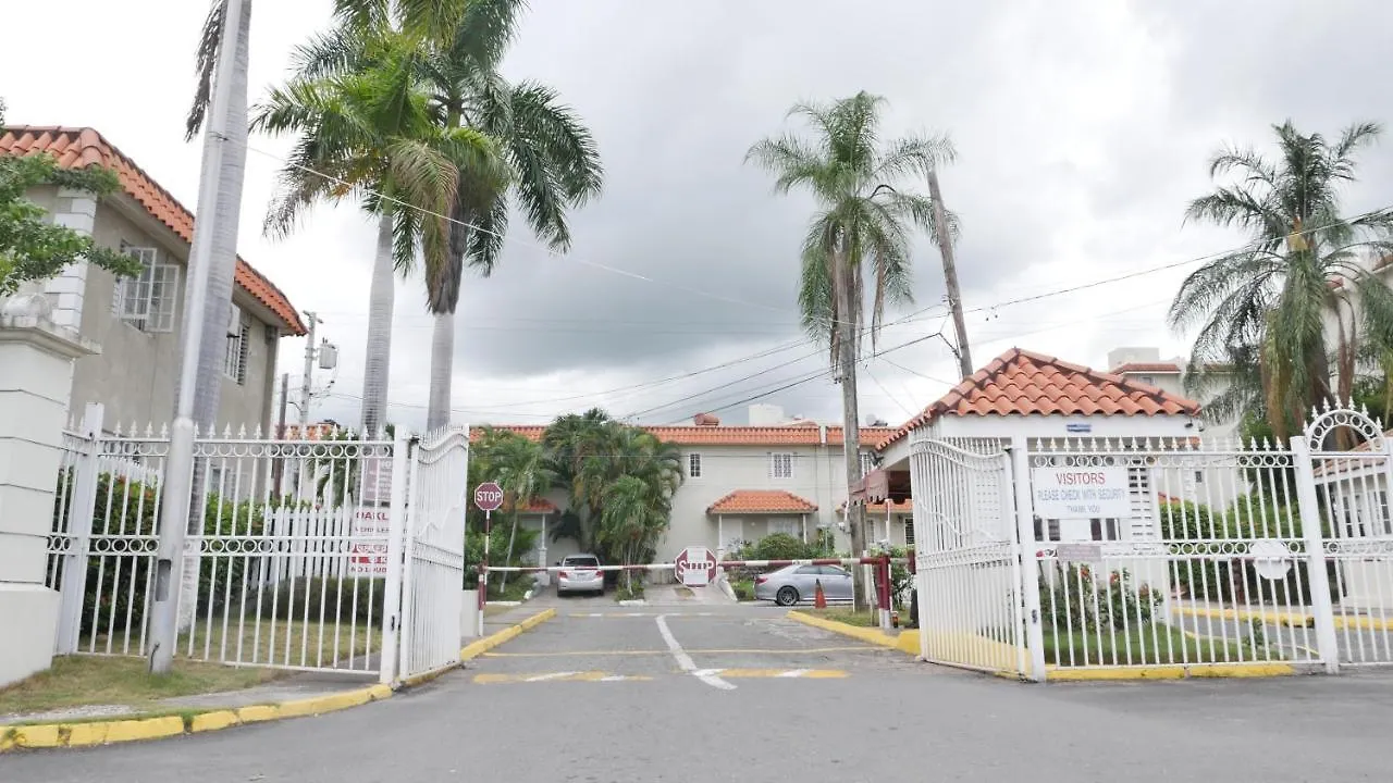 Daire Yhavarees Comfy Oasis 2-Bed Aprt- Central & Secure Kingston Jamaika
