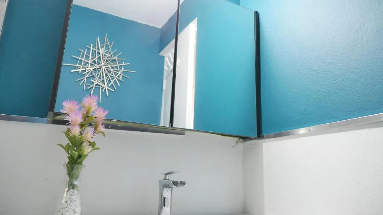 Yhavarees Comfy Oasis 2-Bed Aprt- Central & Secure Kingston 0*,