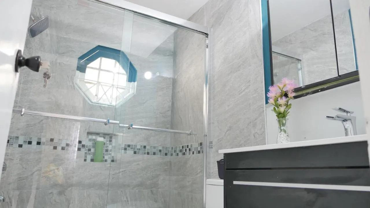 Yhavarees Comfy Oasis 2-Bed Aprt- Central & Secure Kingston